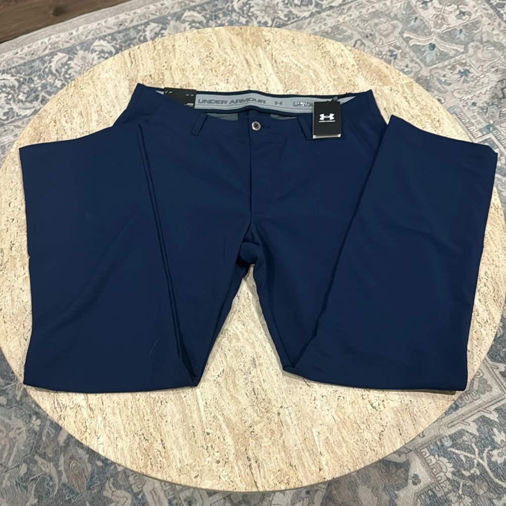 NwT under armor men’s golf pants 38/32 in navy